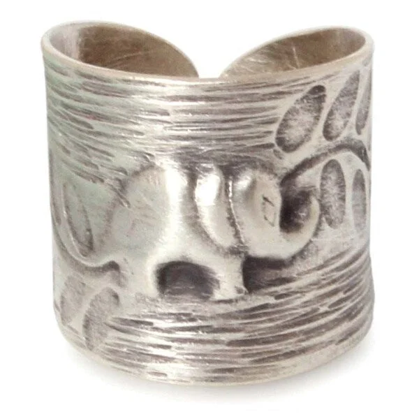 NOVICA Handmade Sterling Silver 'Thai Forest Elephant' Ring (Thailand)