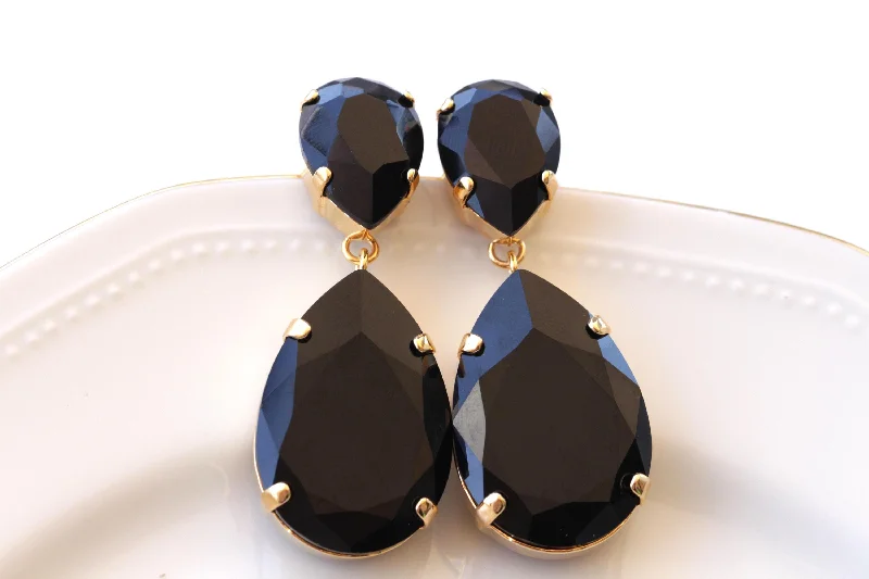 BLACK CHANDELIER EARRINGS