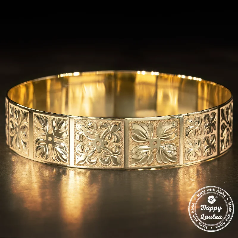 14K Gold Bracelet [15mm width] Hawaiian Quilt Design